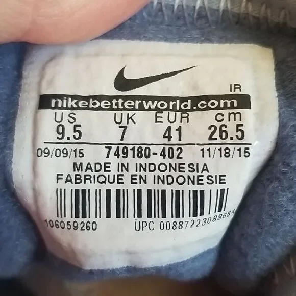 Nike Core Motion Sneakers Size 9.5 - Picture 8 of 8